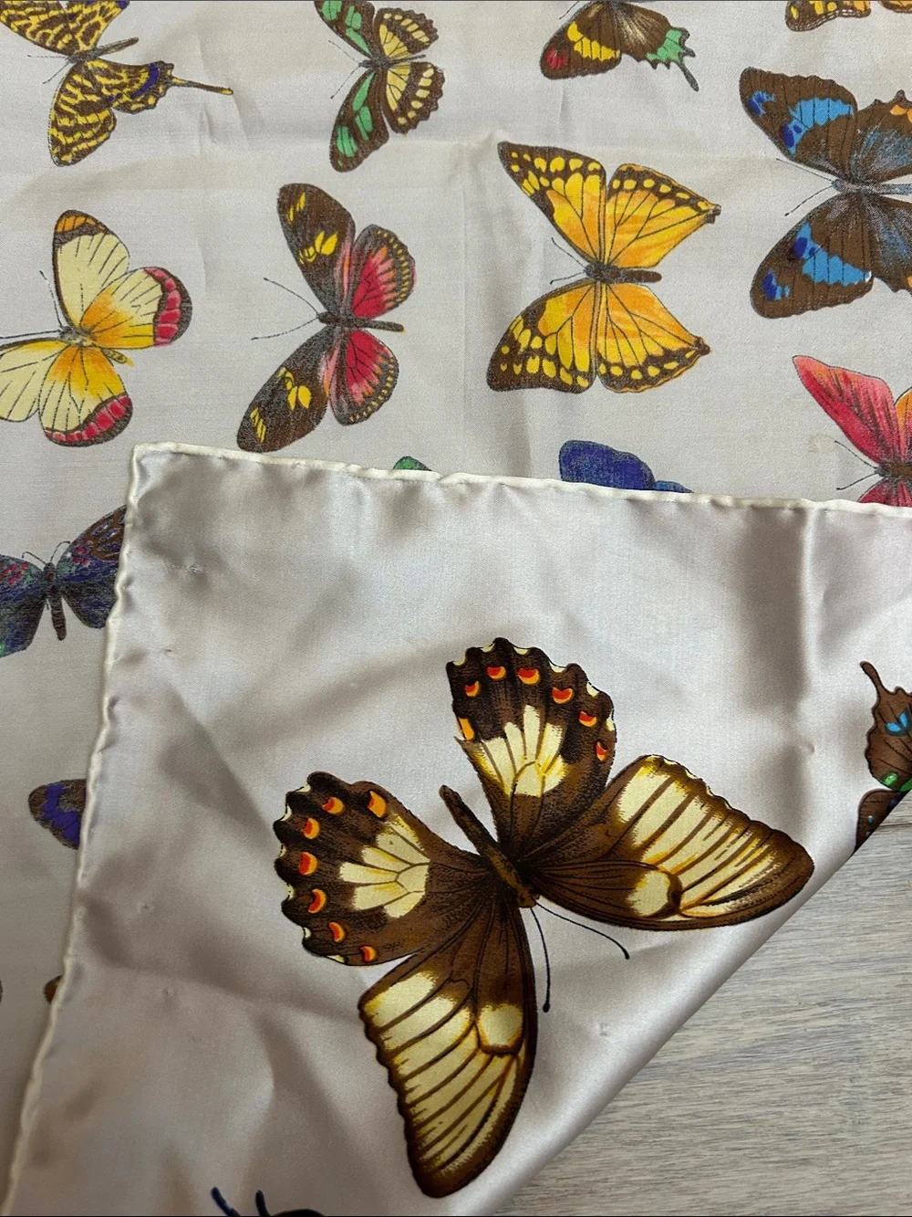 VTG silk Creazione Serica Lariana, Butterfly Print Square Scarf Italy
